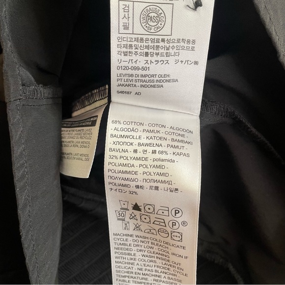 Levi’s puff sleeve smocked back blouse - Picture 9 of 10